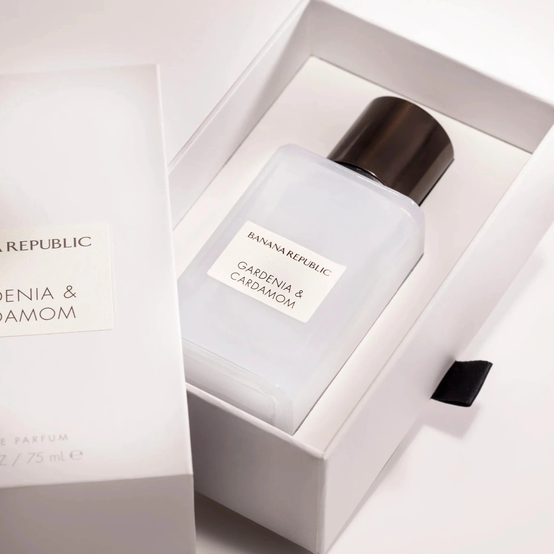 Banana Republic Gardenia & Cardamom White EDP | My Perfume Shop